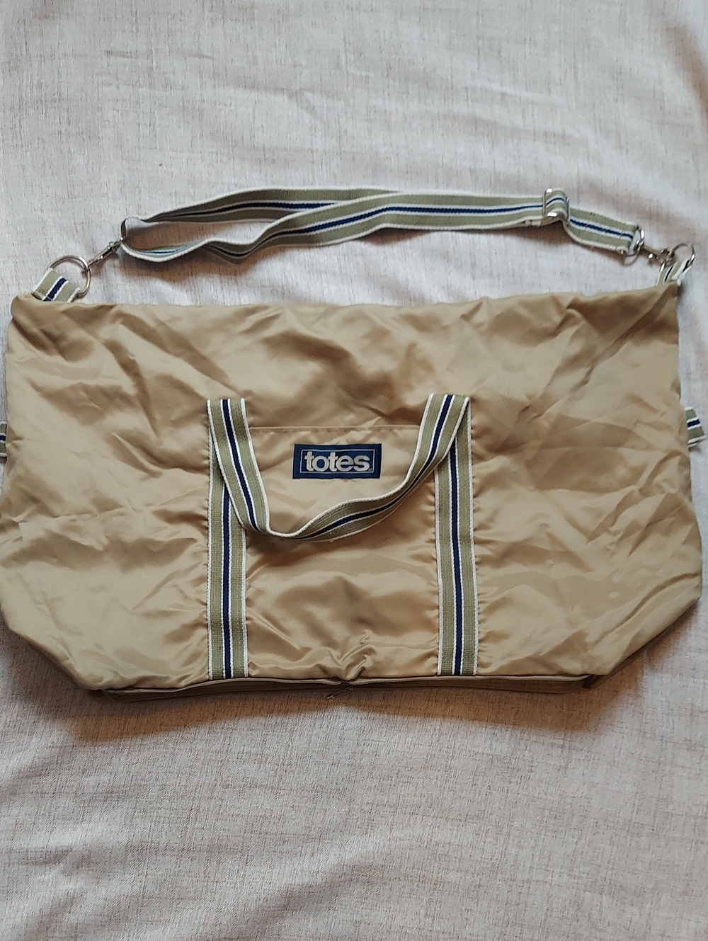 totes Vintage Packable Beige Nylon Duffel with Striped Handles
